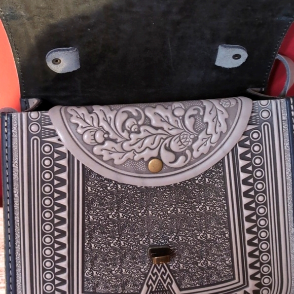 Genuine Leather Beautiful Hand Tooled Gray Black Crossbody Western Boho Bag - Picture 11 of 16